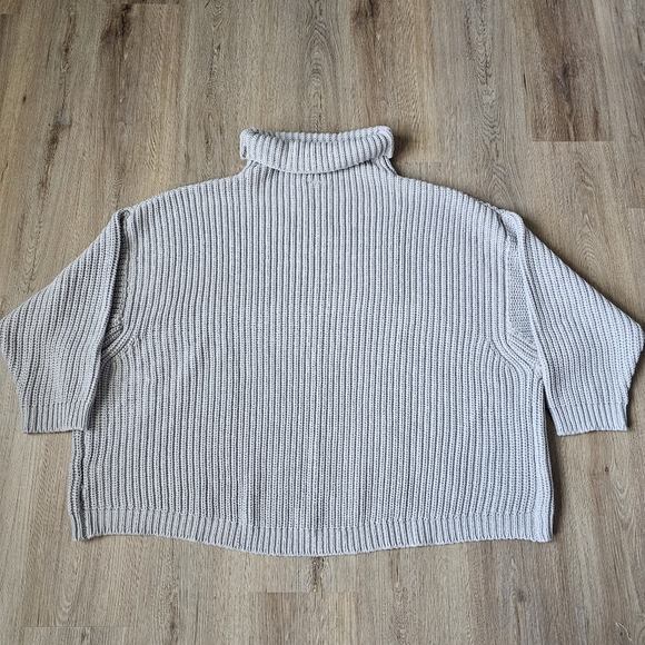 NWT Torrid Light Gray Drop Shoulder Turtleneck Sweater - Picture 4 of 9